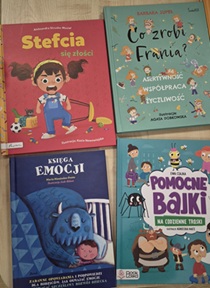 Cztery książki: "Stefcia", "Co robi Frania?", "Księga emocji" i "Pomocne bajki"